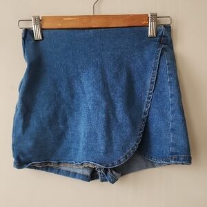SHEIN Blue Wrap Denim Skorts. New Without Tag